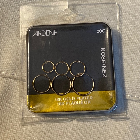 🎀4/$25🎀 18K Gold Plated Nose Rings - Picture 1 of 2